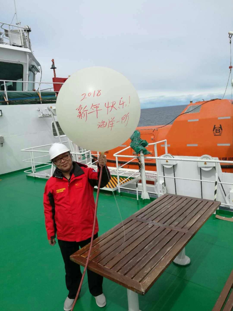 第34次南极科考：“向阳红01“将与”雪龙“号联合科考 | 我国首次两艘科考船南极联合科考 